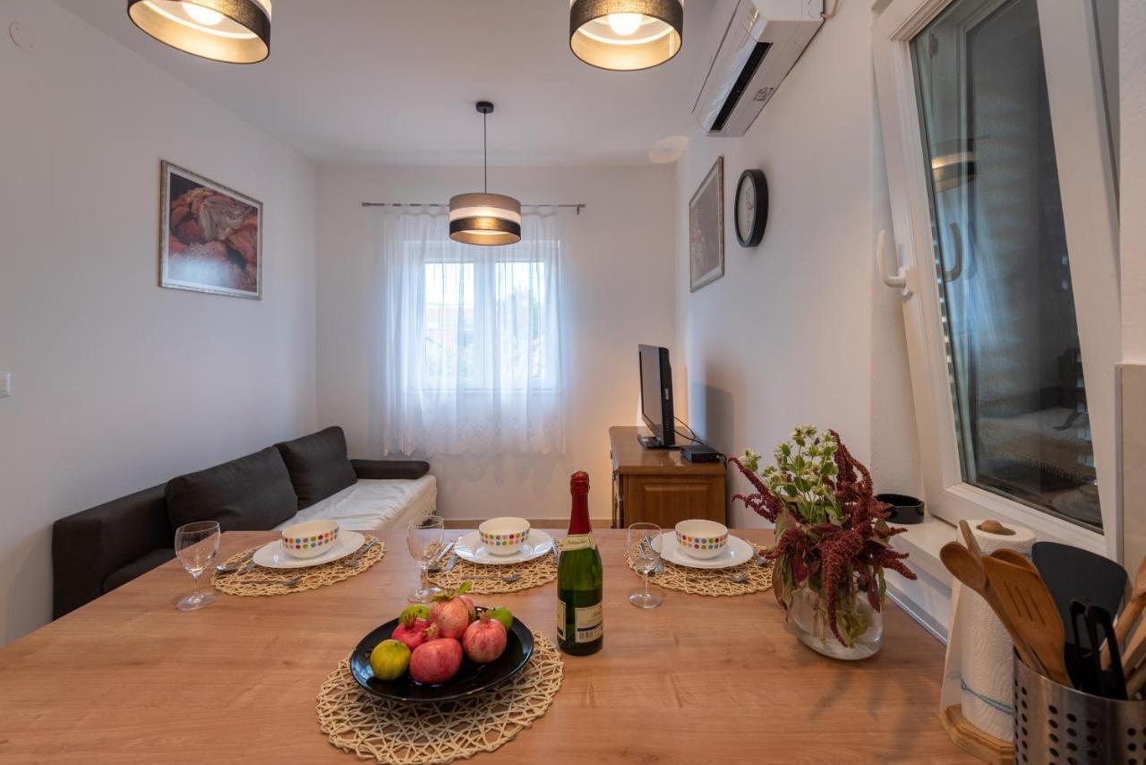 Apartman Tribunj Tribalj Esterno foto