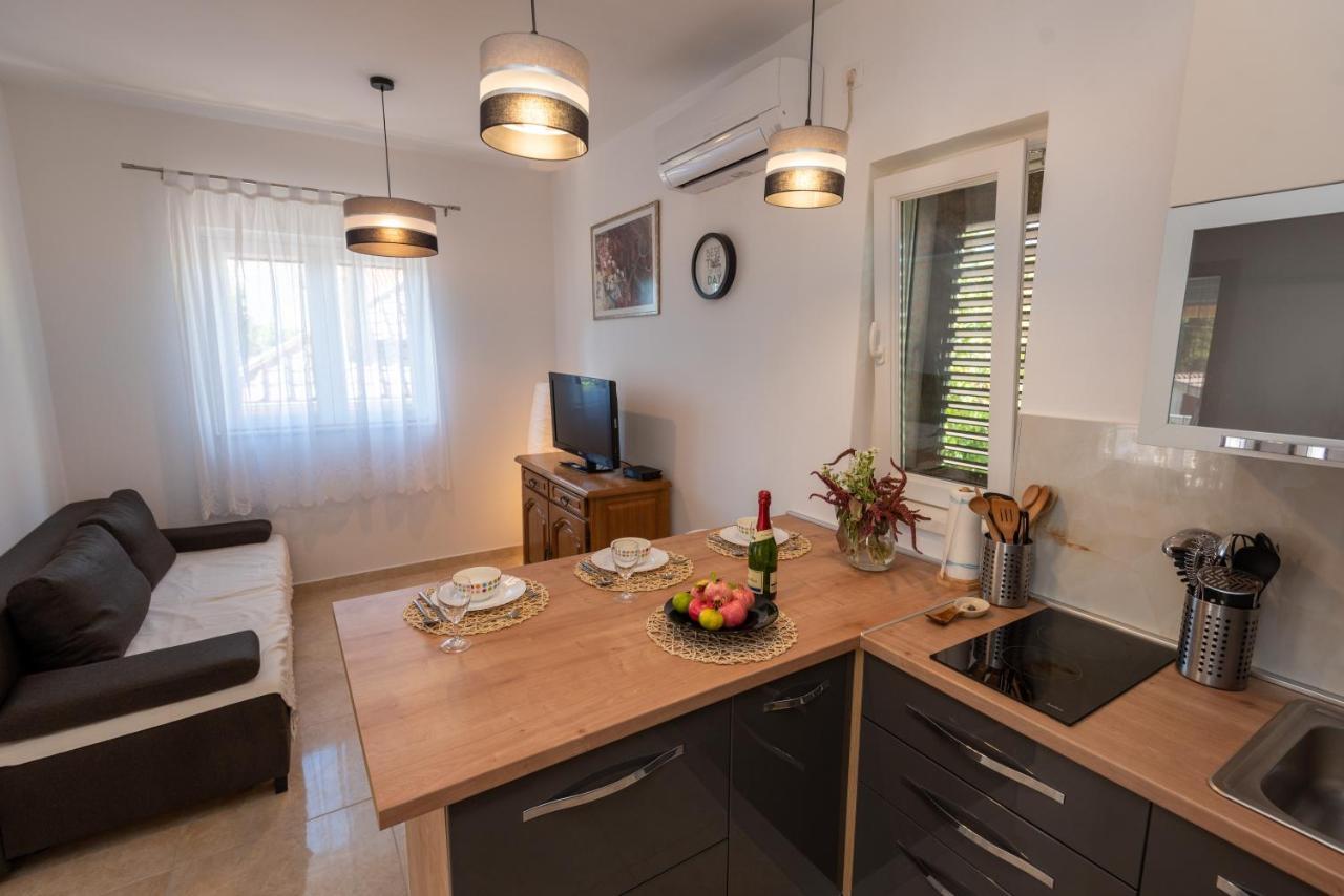 Apartman Tribunj Tribalj Esterno foto