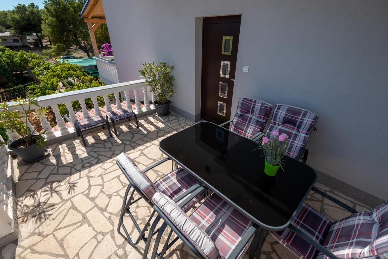 Apartman Tribunj Tribalj Esterno foto
